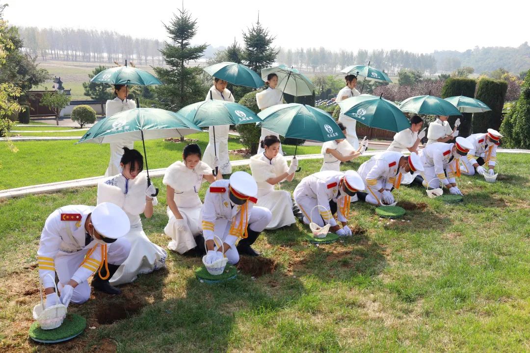 沈阳墓园龙生第二届节地生态草坪葬集体落葬仪式圆满举行